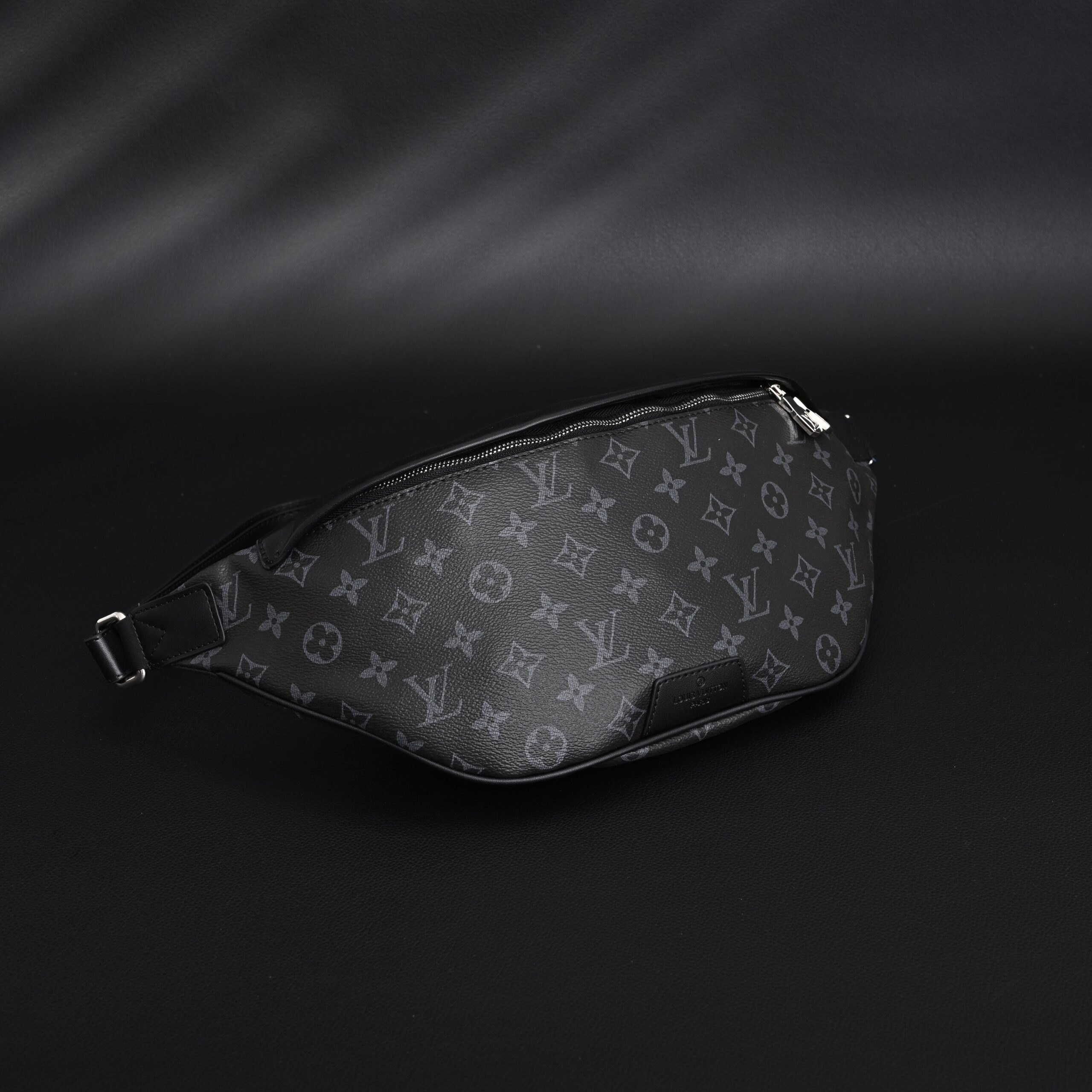 Louis Vuitton Discovery Bumbag – Monogram Eclipse - Image 2