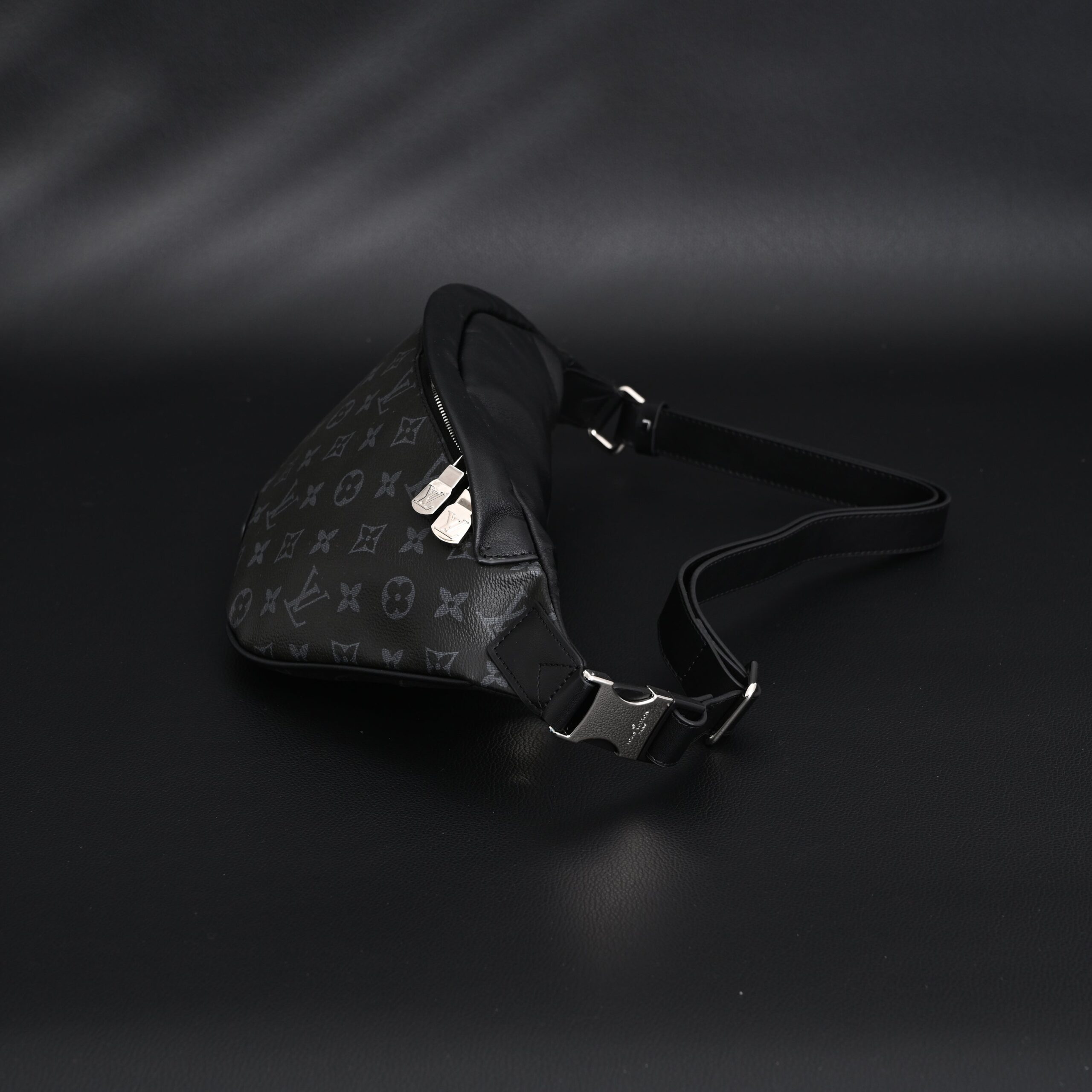 Louis Vuitton Discovery Bumbag – Monogram Eclipse - Image 6