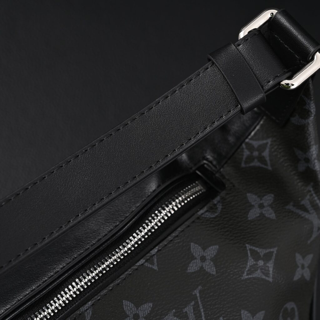 Louis Vuitton Discovery Bumbag – Monogram Eclipse