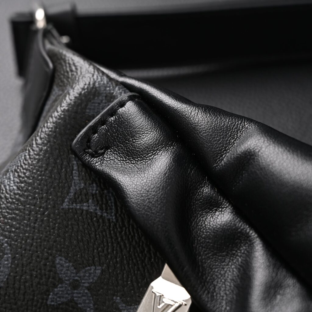 Louis Vuitton Discovery Bumbag – Monogram Eclipse
