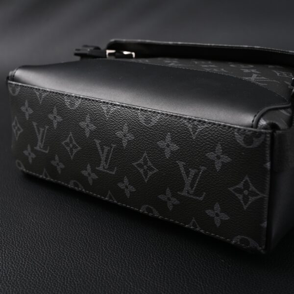 Louis Vuitton Messenger Bag – Monogram Eclipse Canvas
