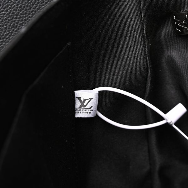 Louis Vuitton Messenger Bag – Monogram Eclipse Canvas