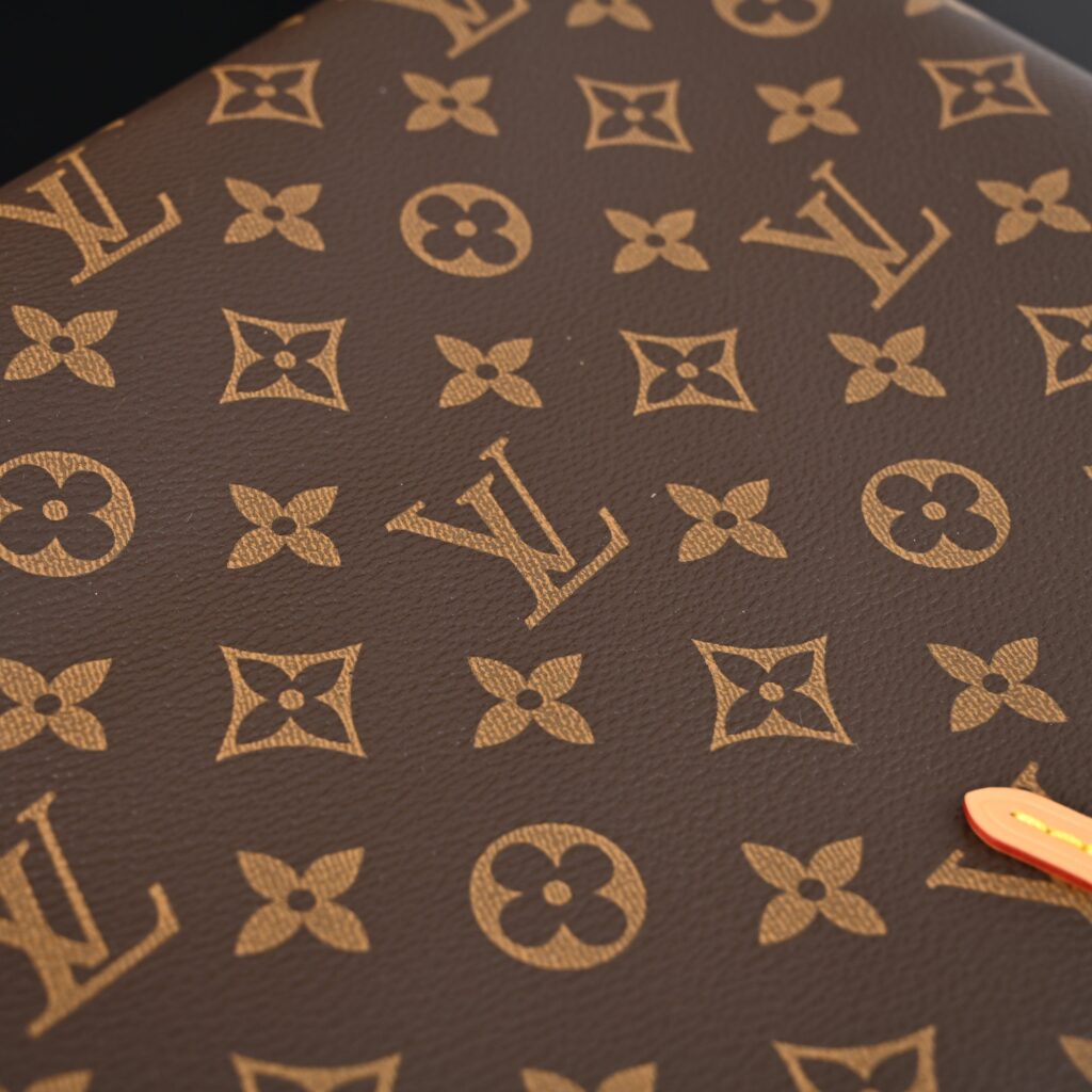 Louis Vuitton NéoNoé Bucket Bag – Monogram Canvas with Bordeaux Interior