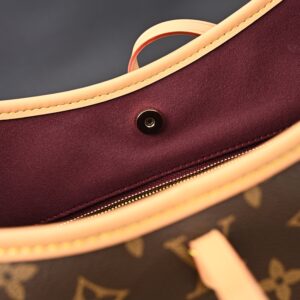 Louis Vuitton NéoNoé Bucket Bag – Monogram Canvas with Bordeaux Interior - Image 16