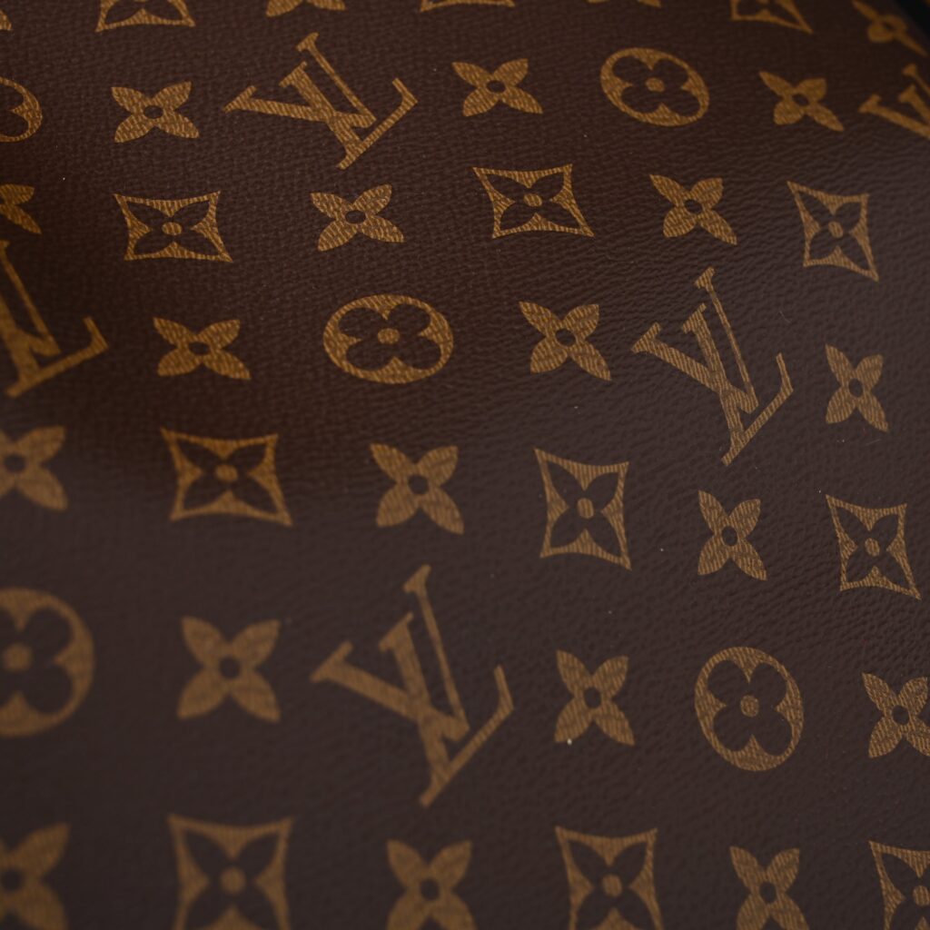 Louis Vuitton Neverfull MM Tote Bag – Monogram Canvas with Red Interior