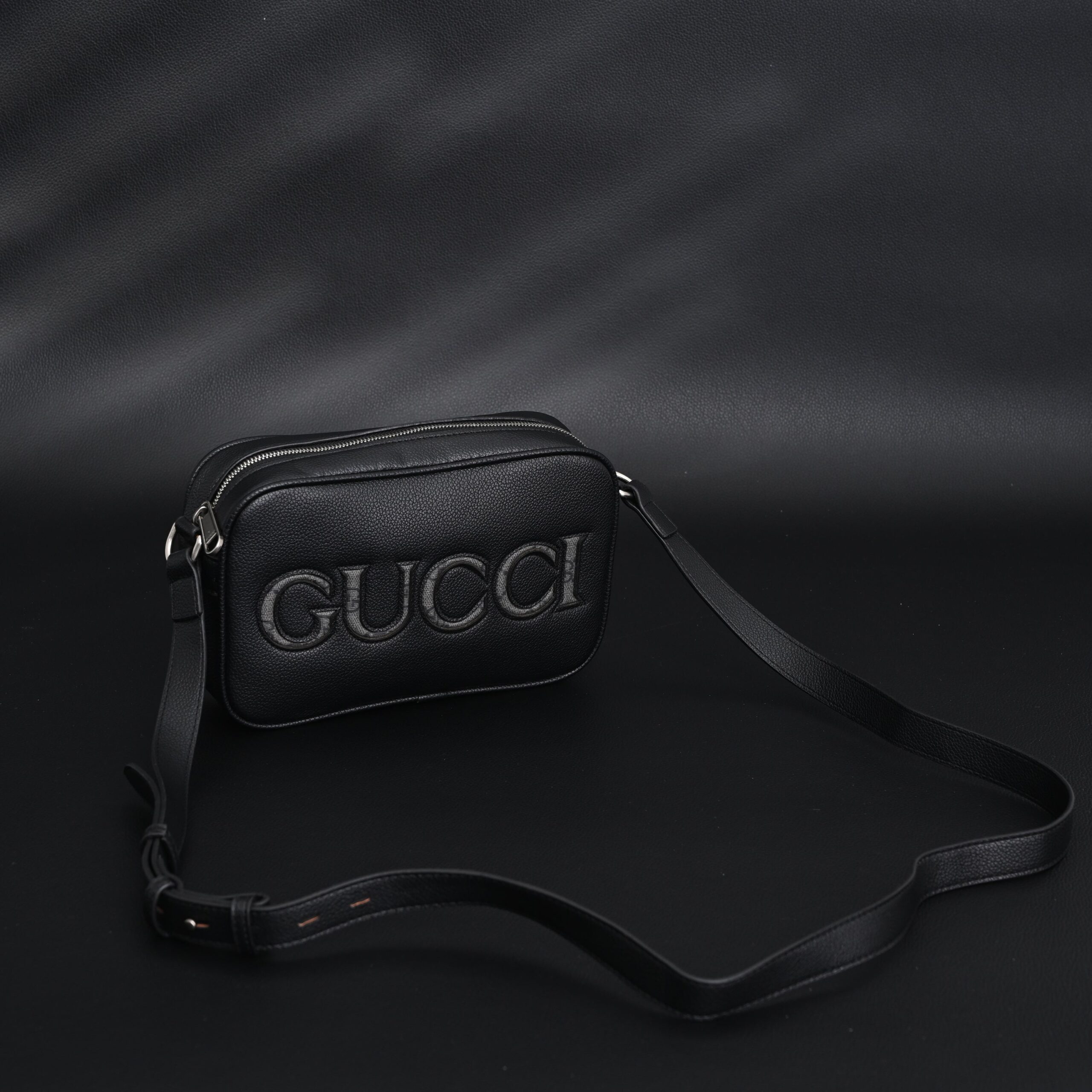 Gucci Black Leather Embossed Logo Belt Bag - Image 2