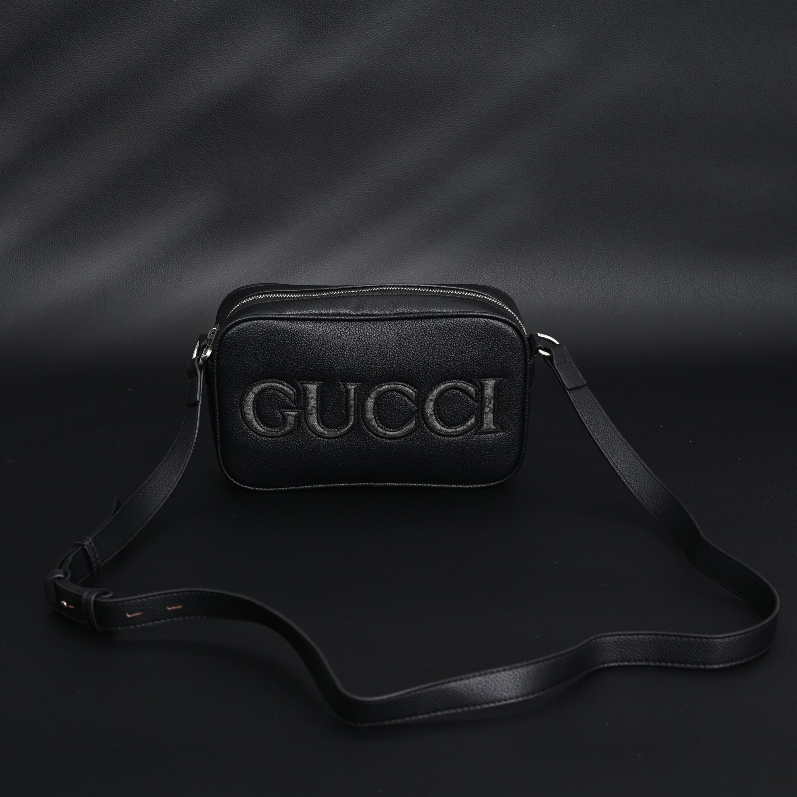 Gucci Black Leather Embossed Logo Belt Bag - Image 3
