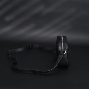 Gucci Black Leather Embossed Logo Belt Bag - Image 6