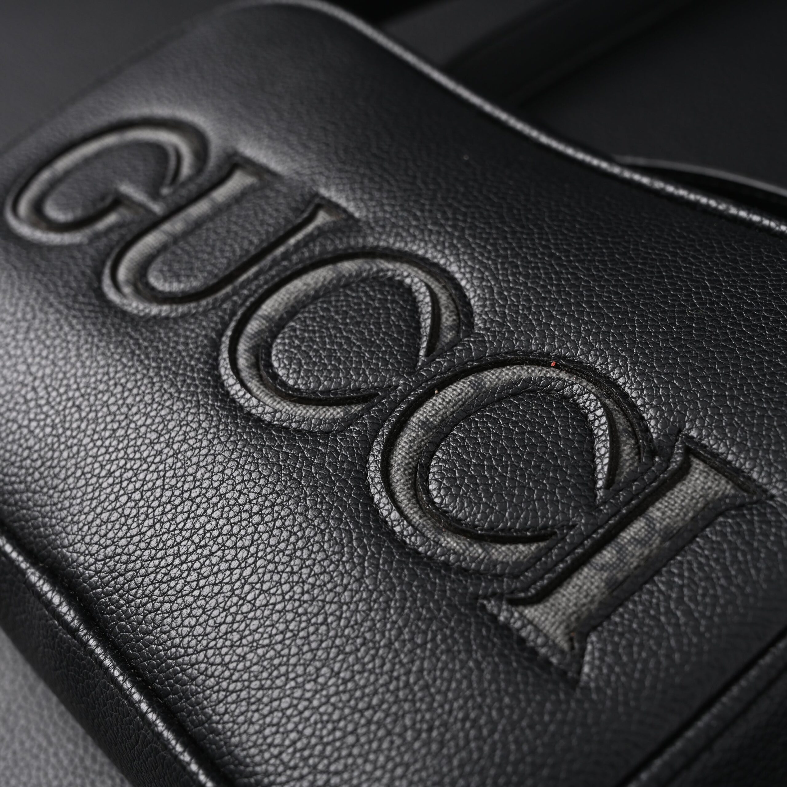 Gucci Black Leather Embossed Logo Belt Bag - Image 9