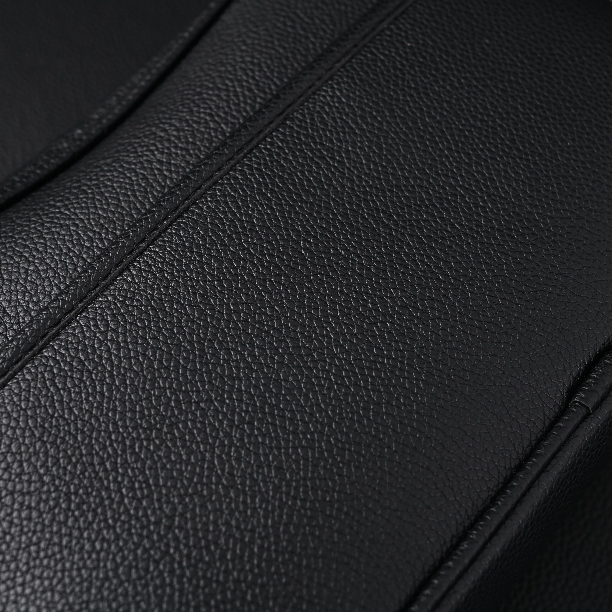 Gucci Black Leather Embossed Logo Belt Bag - Image 14