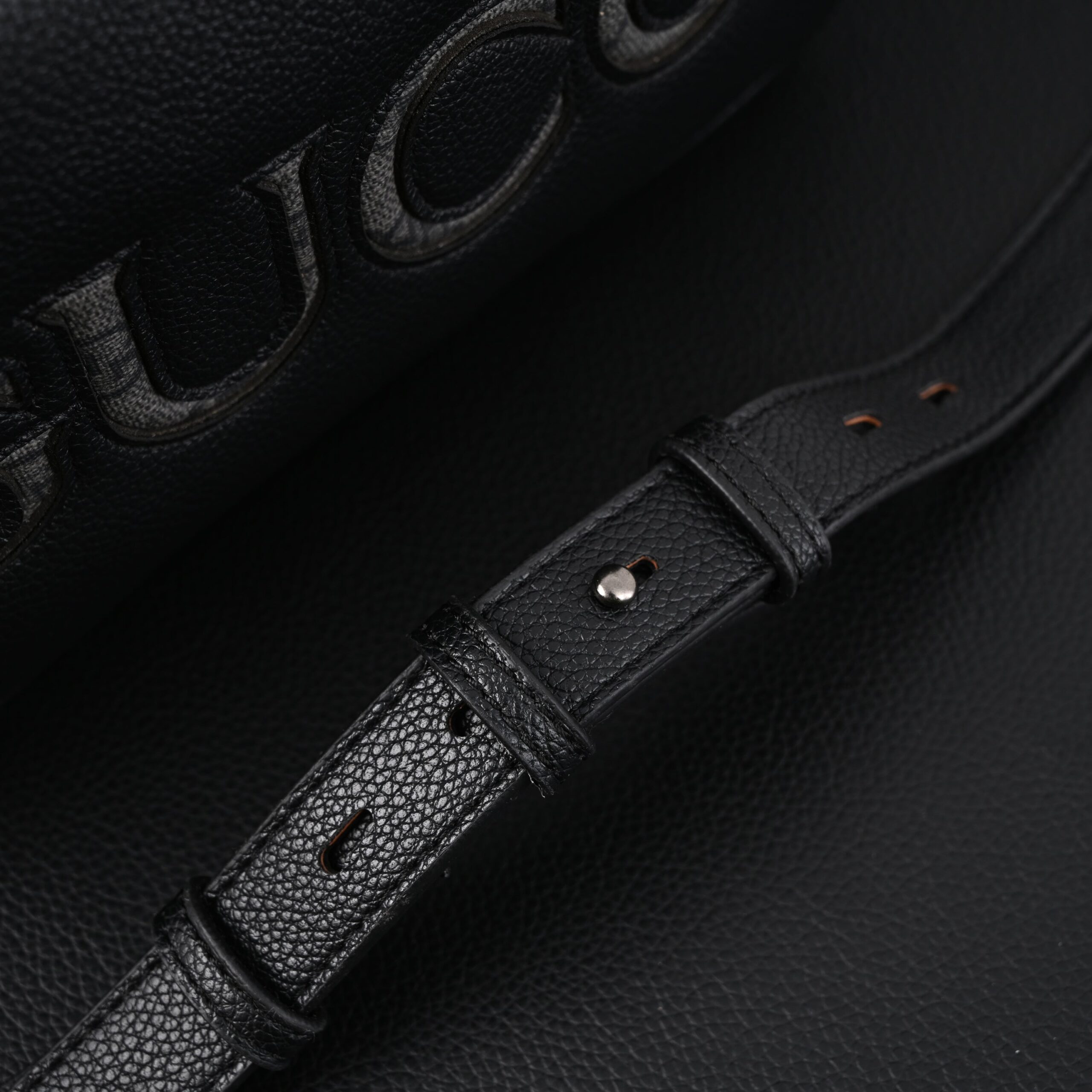 Gucci Black Leather Embossed Logo Belt Bag - Image 15