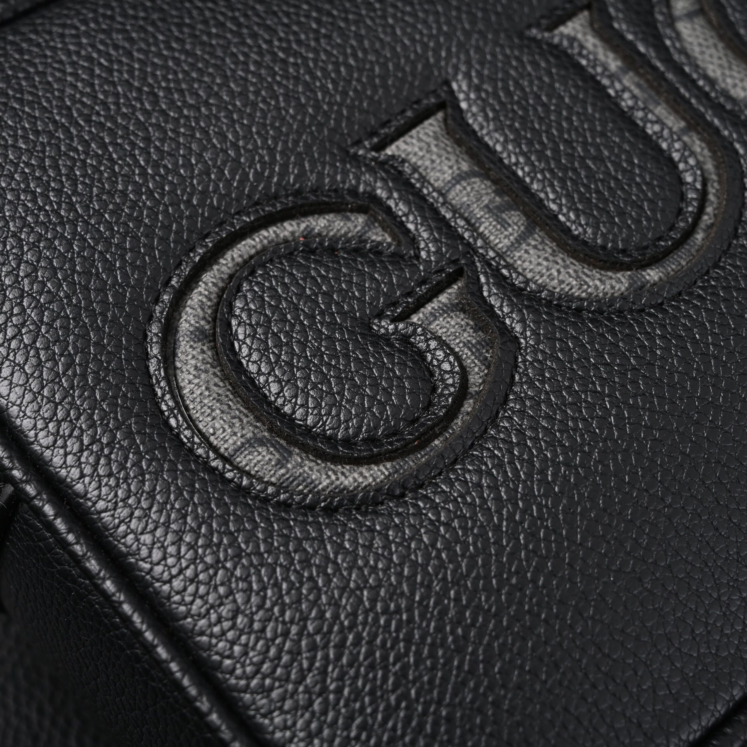 Gucci Black Leather Embossed Logo Belt Bag - Image 16
