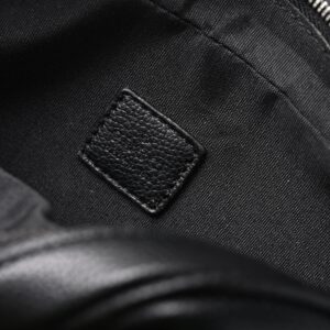 Gucci Black Leather Embossed Logo Belt Bag - Image 17