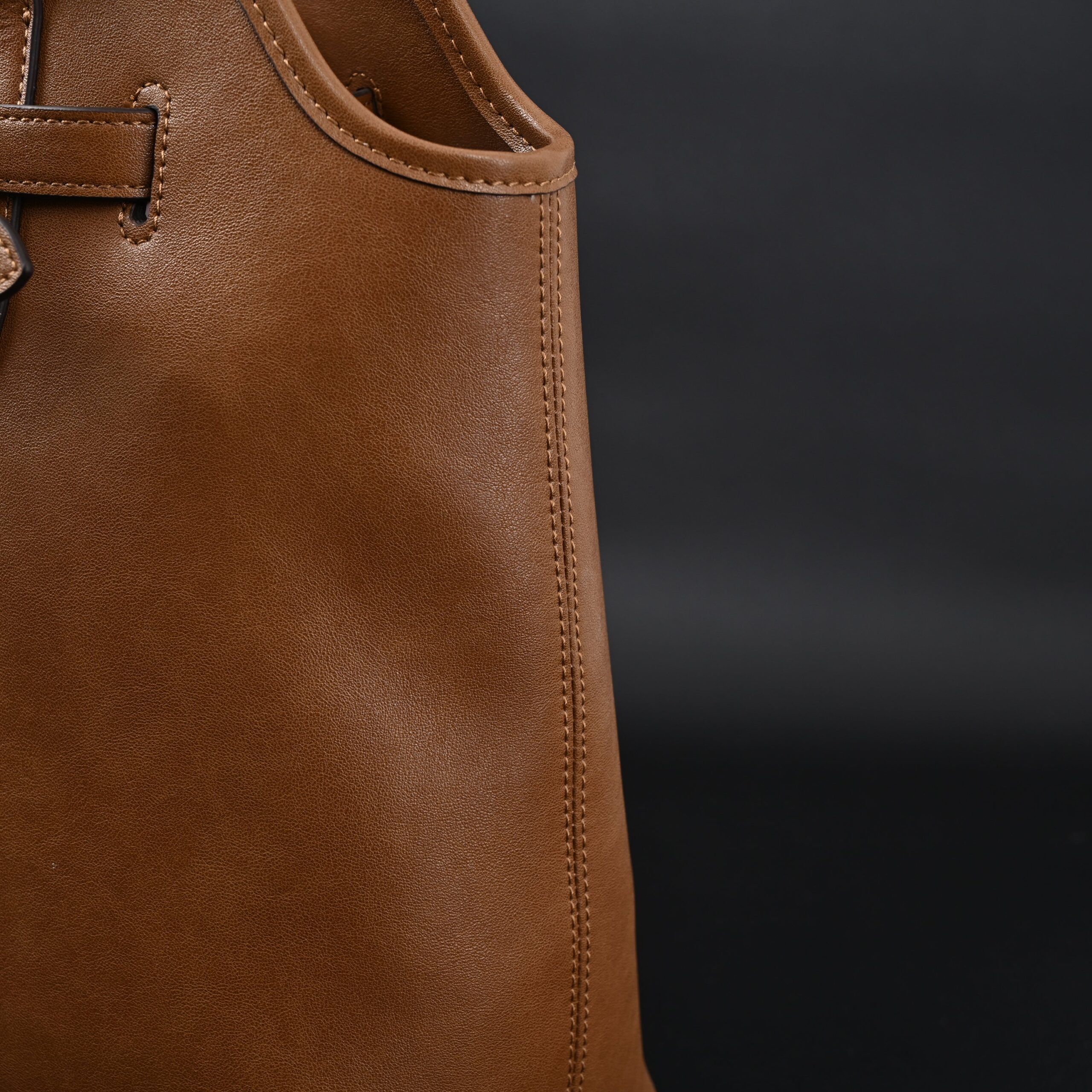 Miu Miu Leather Tote Bag – Elegant Caramel Brown - Image 3