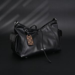 Louis Vuitton Montaigne Black Mahina Leather Shoulder Bag - Image 2