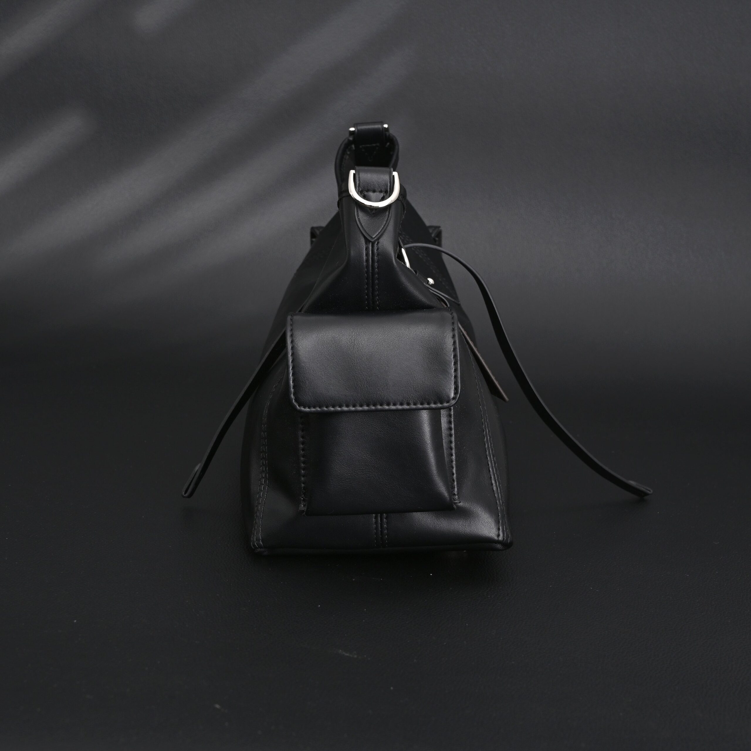 Louis Vuitton Montaigne Black Mahina Leather Shoulder Bag - Image 4