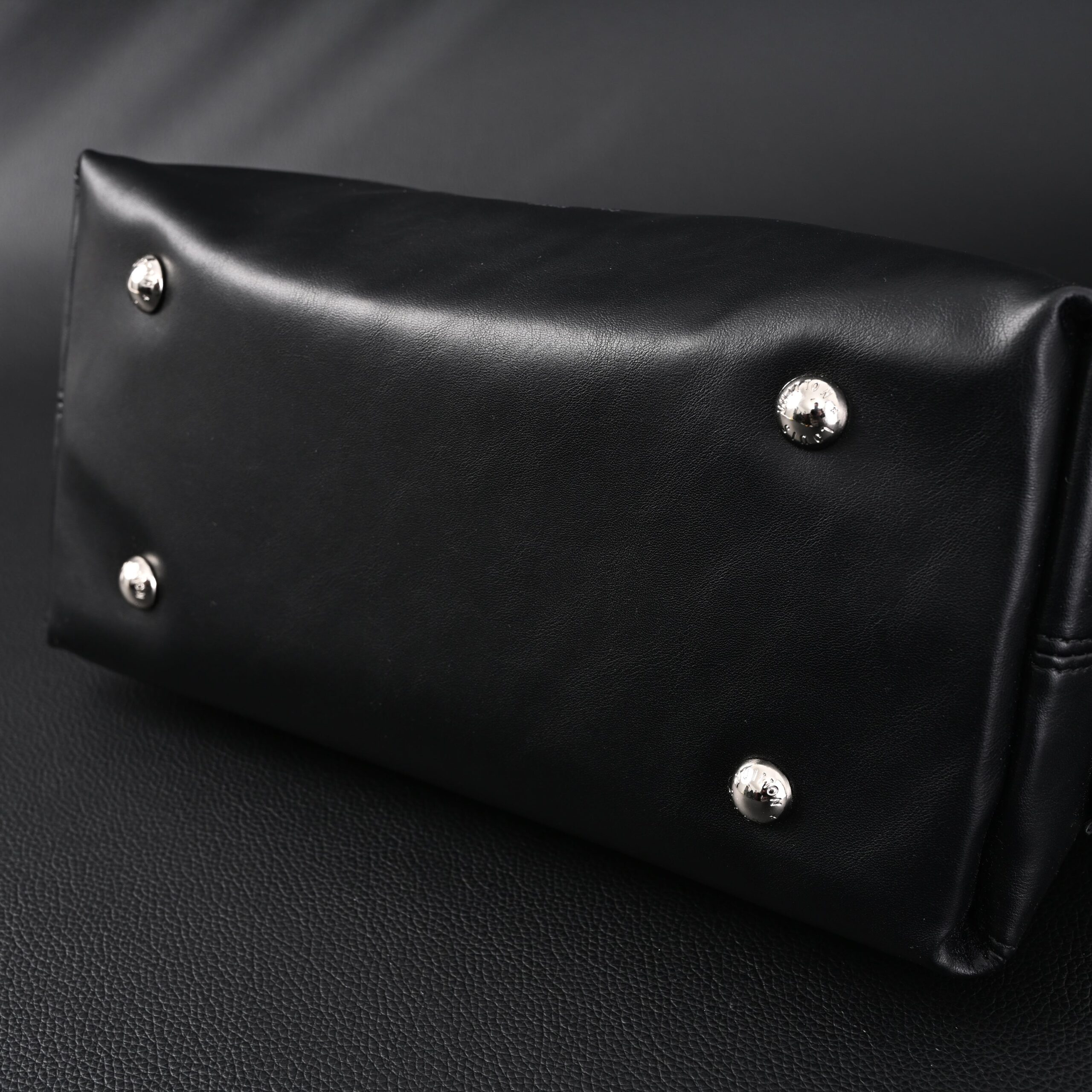 Louis Vuitton Montaigne Black Mahina Leather Shoulder Bag - Image 8