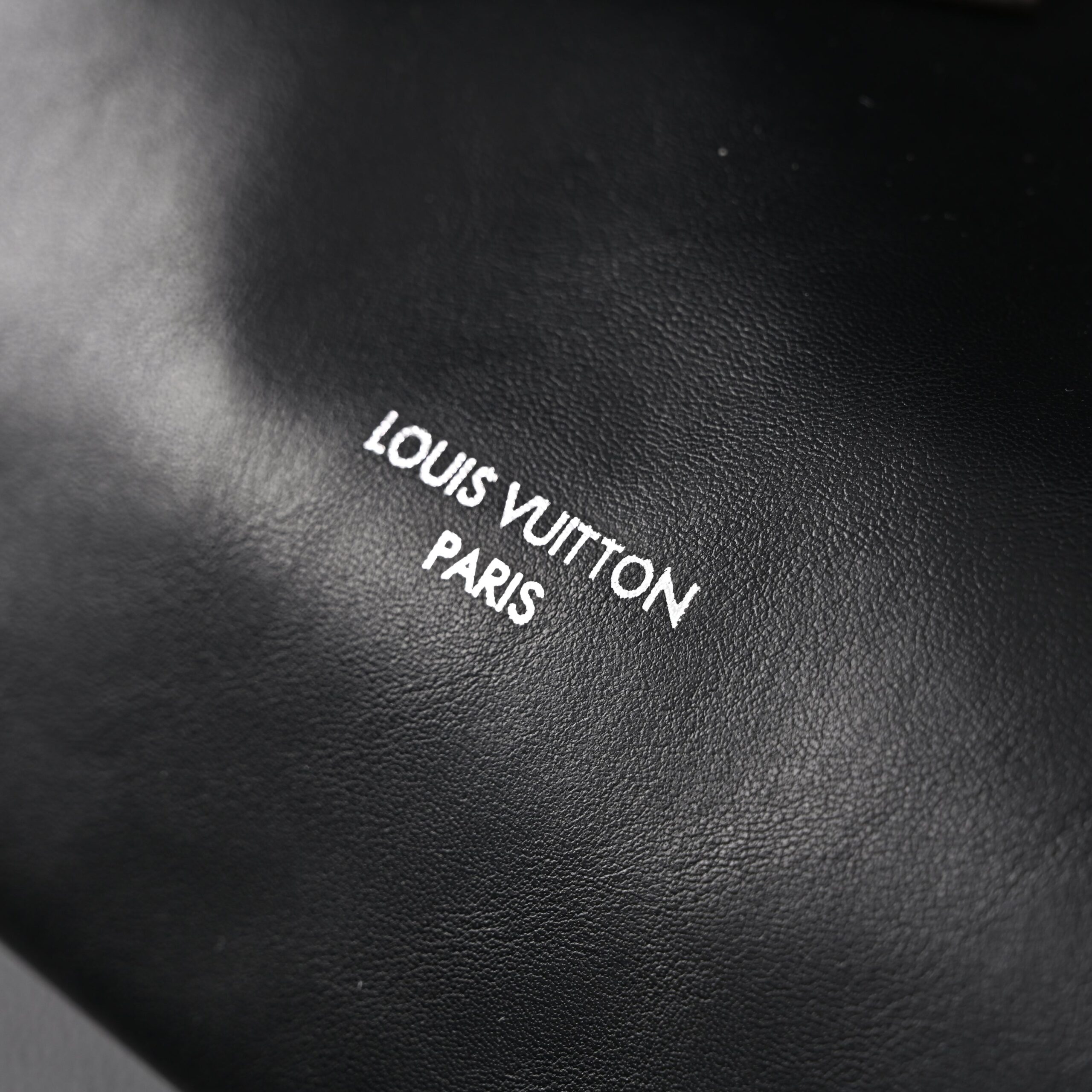 Louis Vuitton Montaigne Black Mahina Leather Shoulder Bag - Image 10