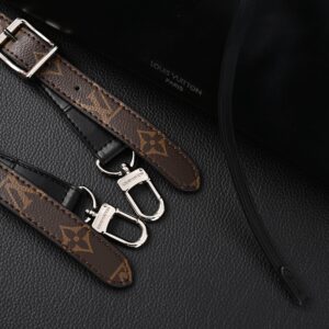 Louis Vuitton Montaigne Black Mahina Leather Shoulder Bag - Image 16