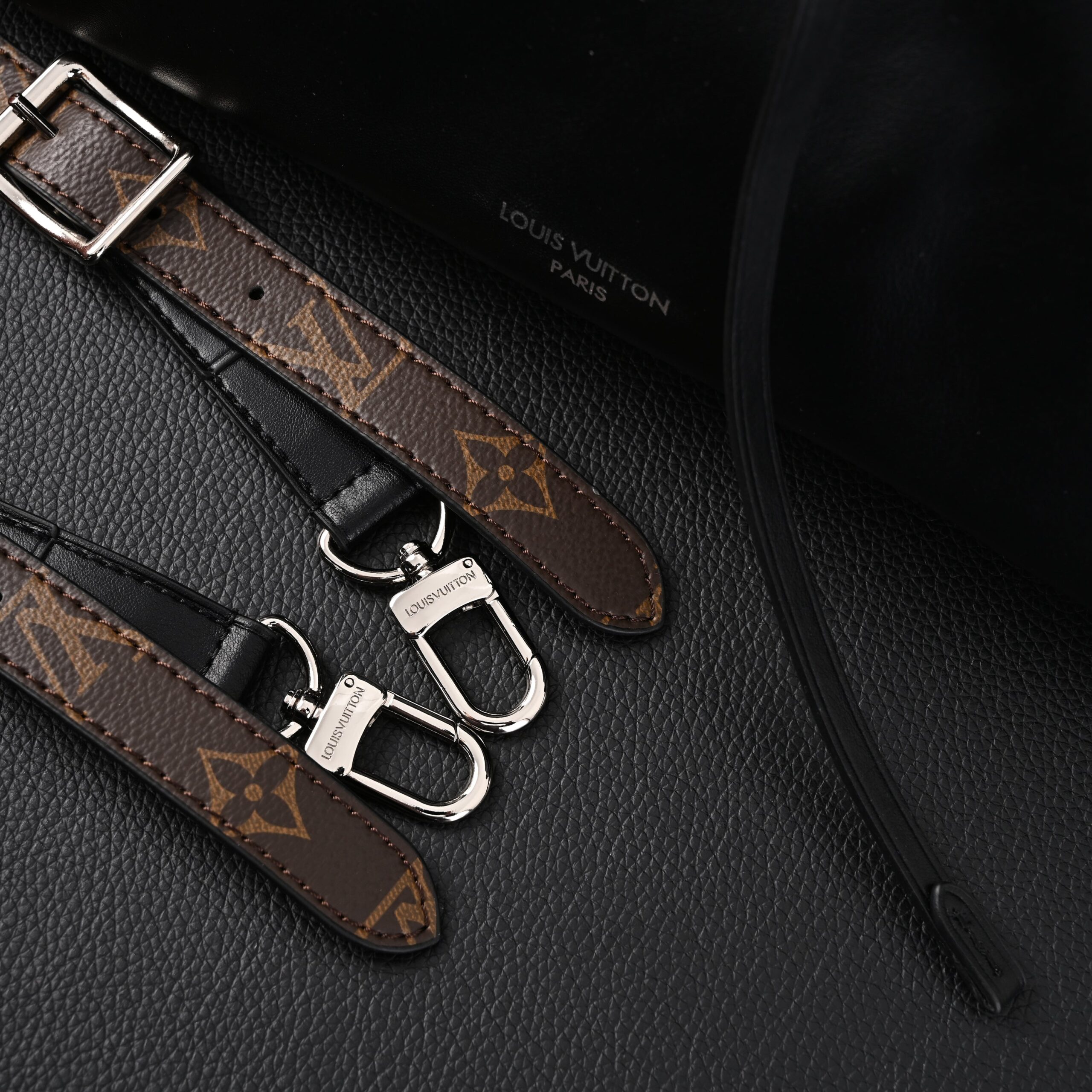 Louis Vuitton Montaigne Black Mahina Leather Shoulder Bag - Image 16