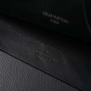 Louis Vuitton Montaigne Black Mahina Leather Shoulder Bag - Image 17