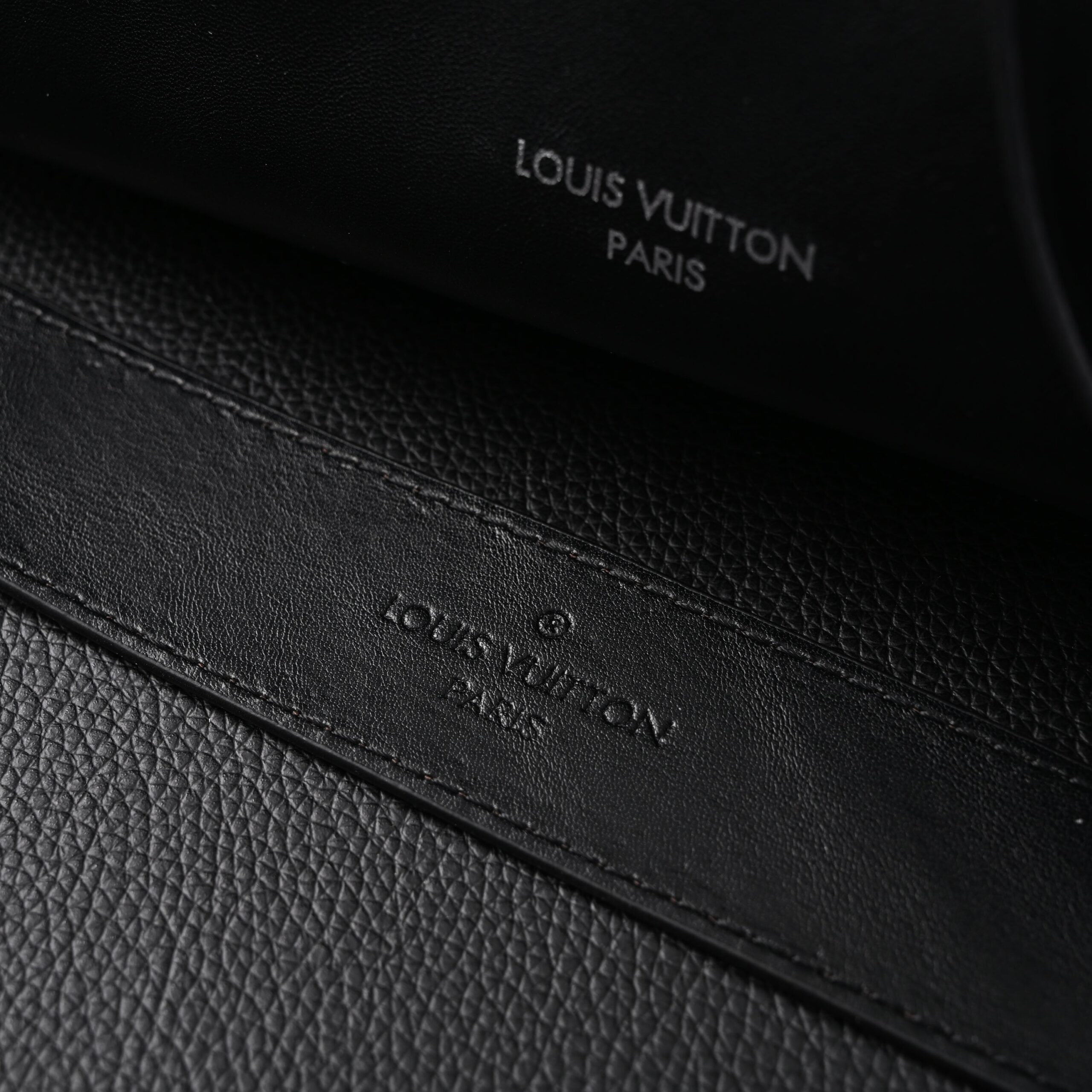 Louis Vuitton Montaigne Black Mahina Leather Shoulder Bag - Image 17