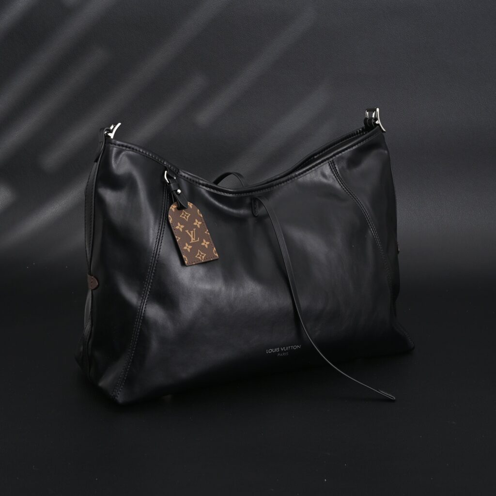 Louis Vuitton Black Mahina Leather Hobo Shoulder Bag