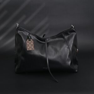 Louis Vuitton Black Mahina Leather Hobo Shoulder Bag - Image 3