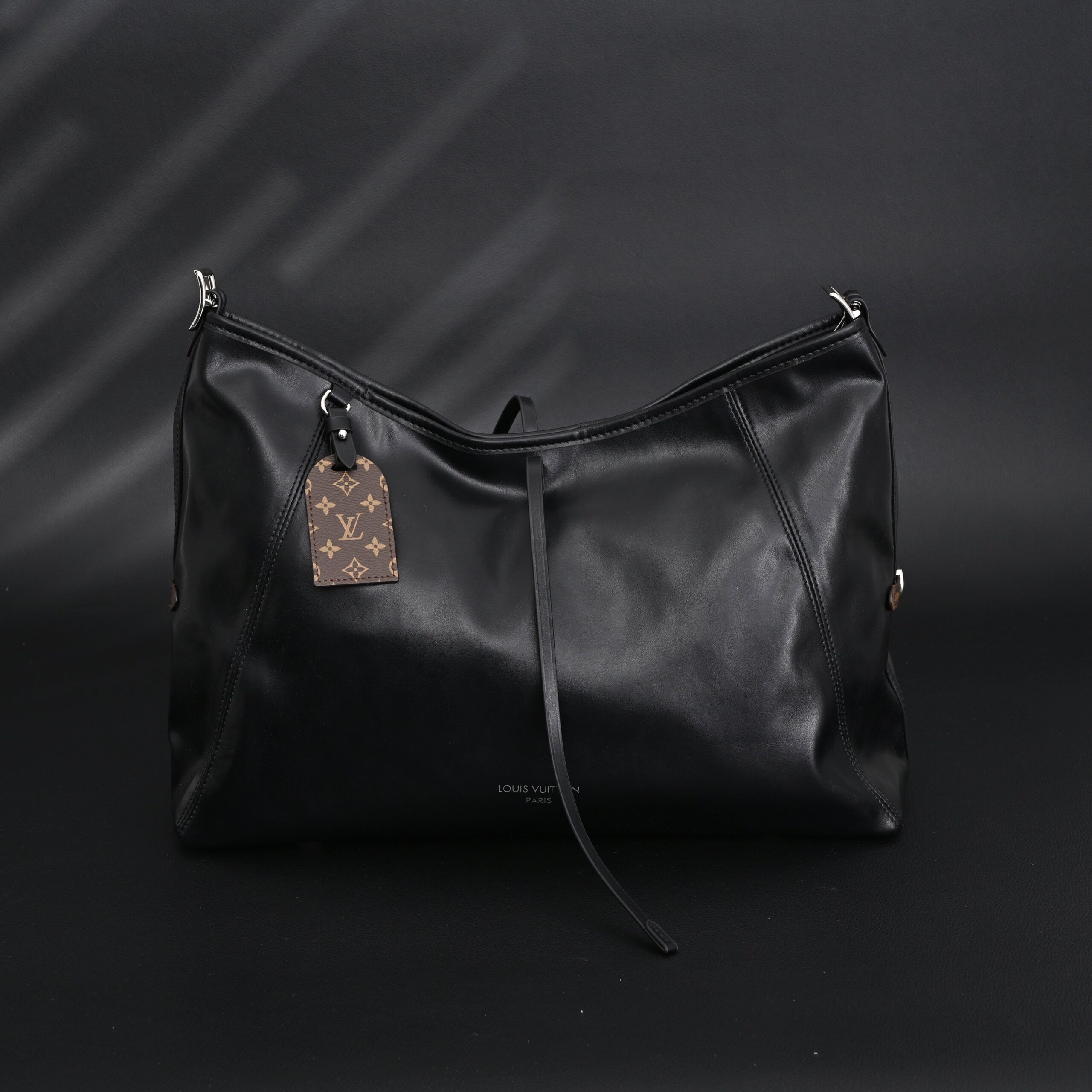 Louis Vuitton Black Mahina Leather Hobo Shoulder Bag - Image 3