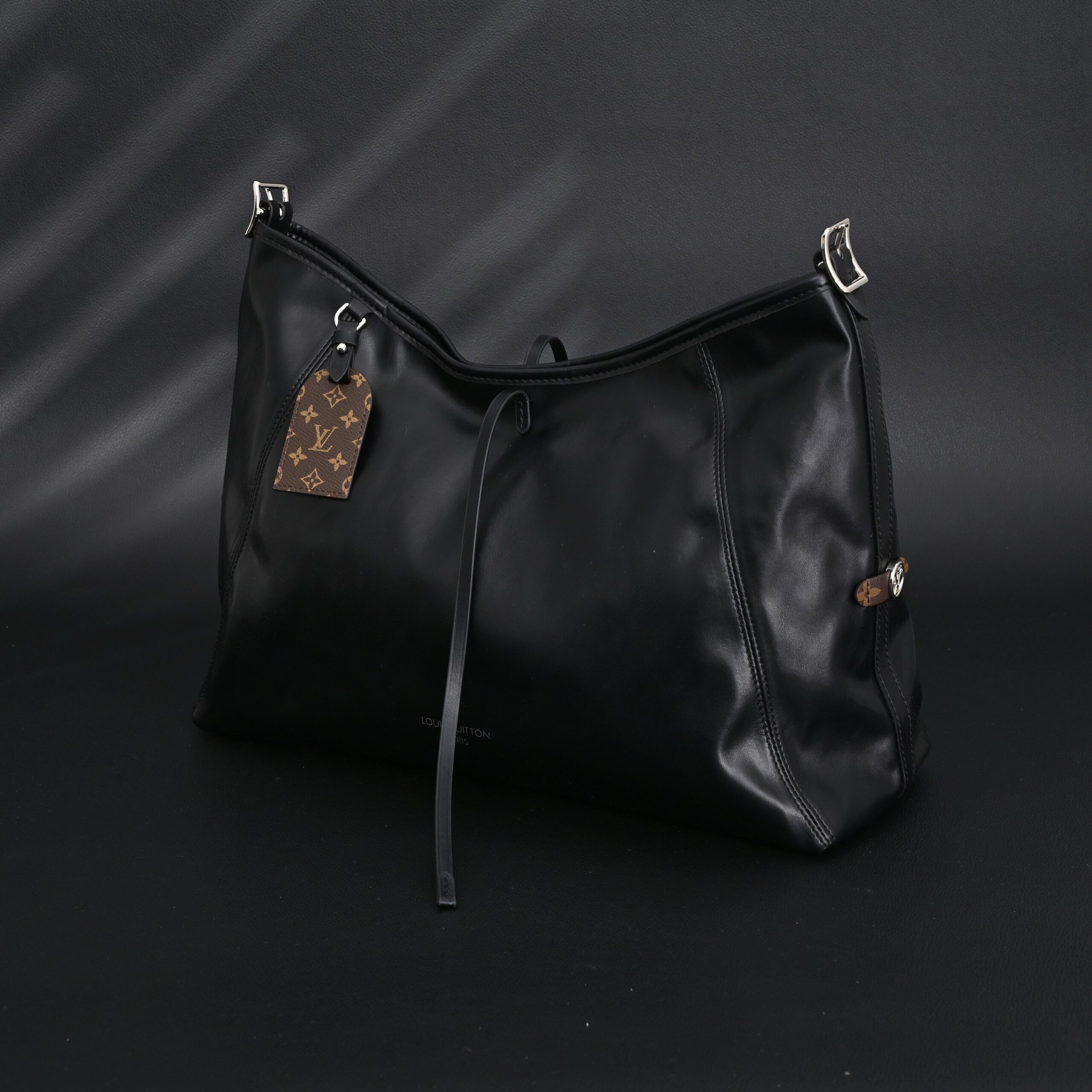Louis Vuitton Black Mahina Leather Hobo Shoulder Bag - Image 7