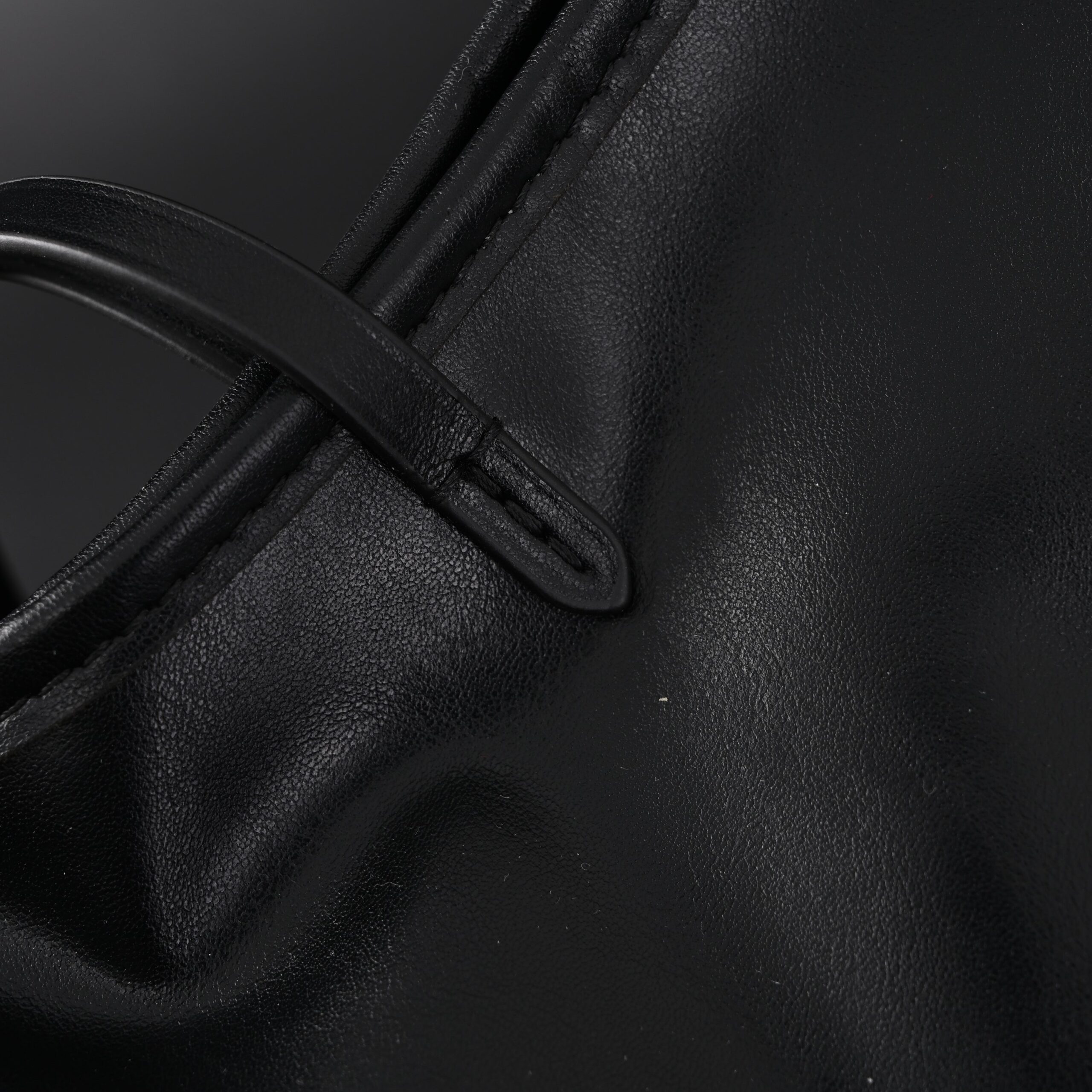 Louis Vuitton Black Mahina Leather Hobo Shoulder Bag - Image 14