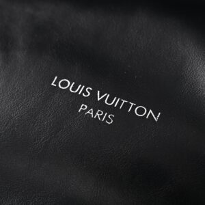 Louis Vuitton Black Mahina Leather Hobo Shoulder Bag - Image 15