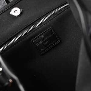 Louis Vuitton Black Mahina Leather Hobo Shoulder Bag - Image 19