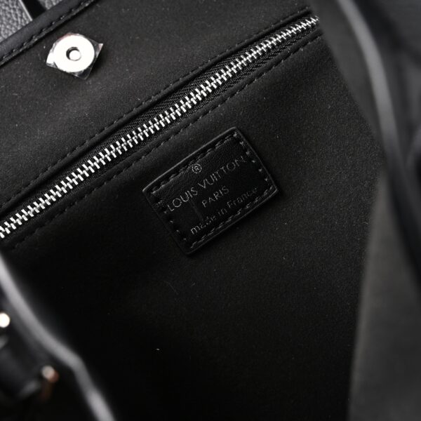 Louis Vuitton Black Mahina Leather Hobo Shoulder Bag