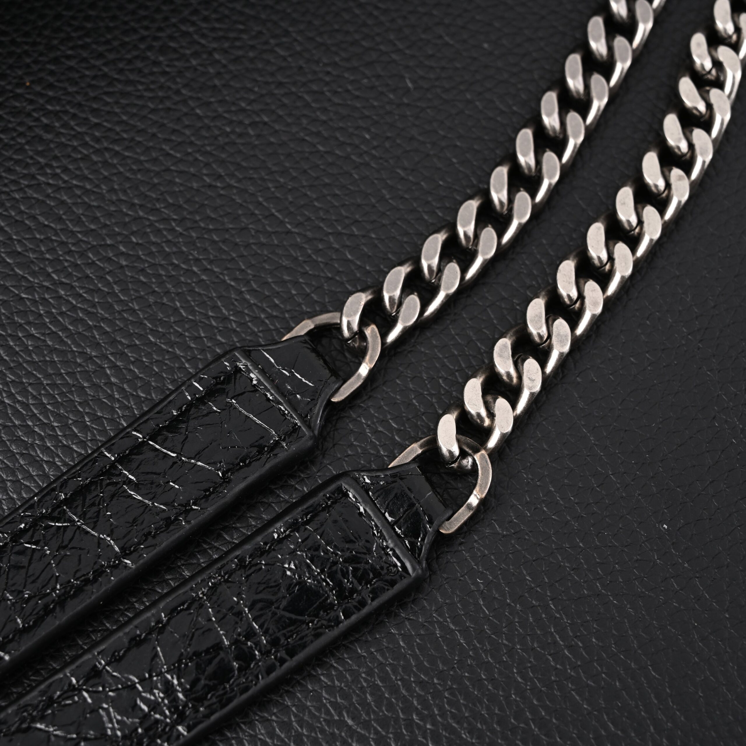 Saint Laurent Niki Medium Black Crinkled Leather Shoulder Bag - Image 13