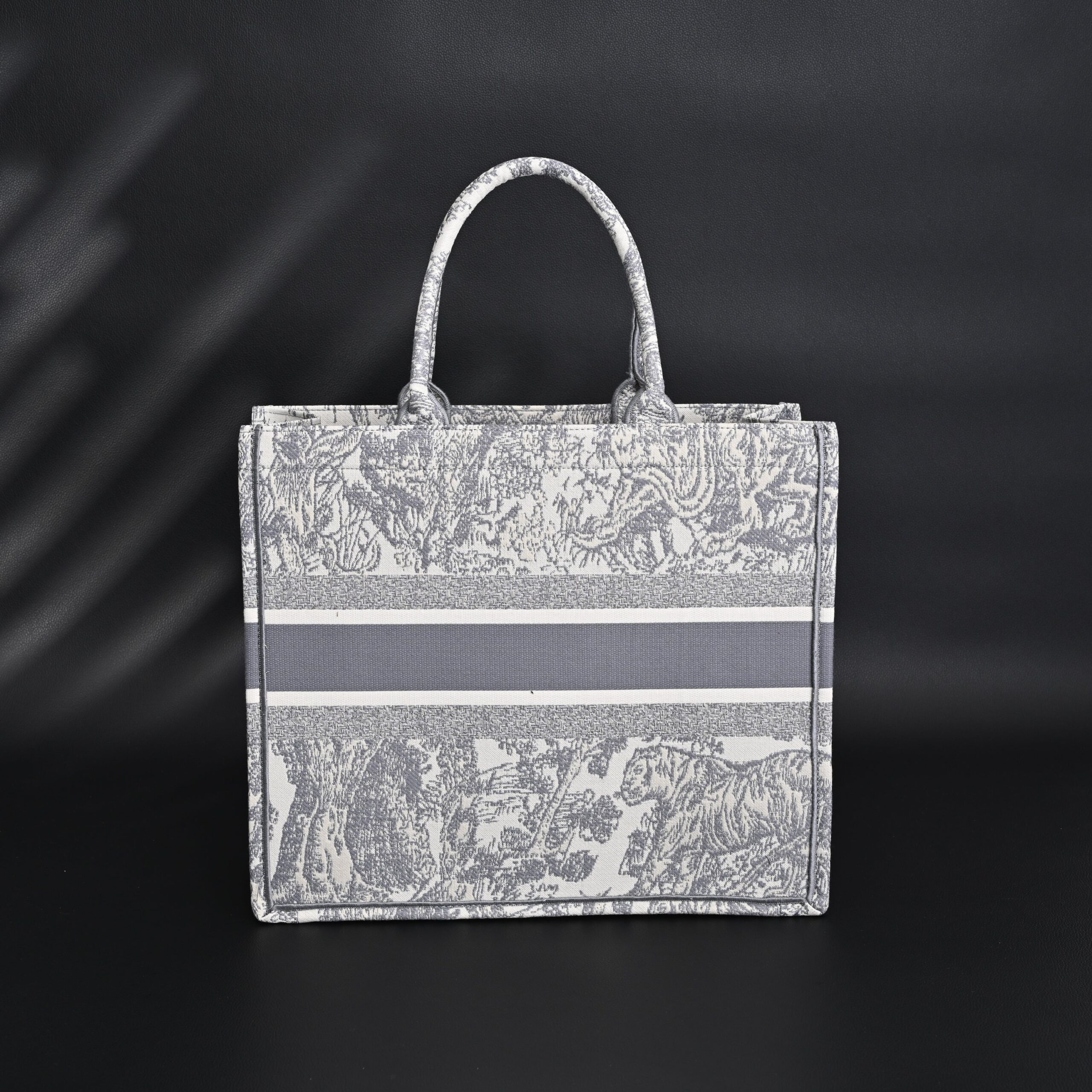 Christian Dior Large Book Tote – Toile de Jouy Embroidery - Image 4