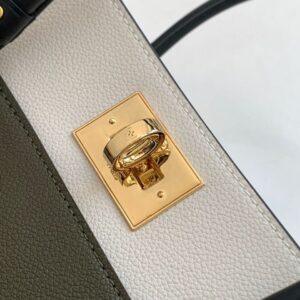Louis Vuitton ON MY SIDE MM - Image 4