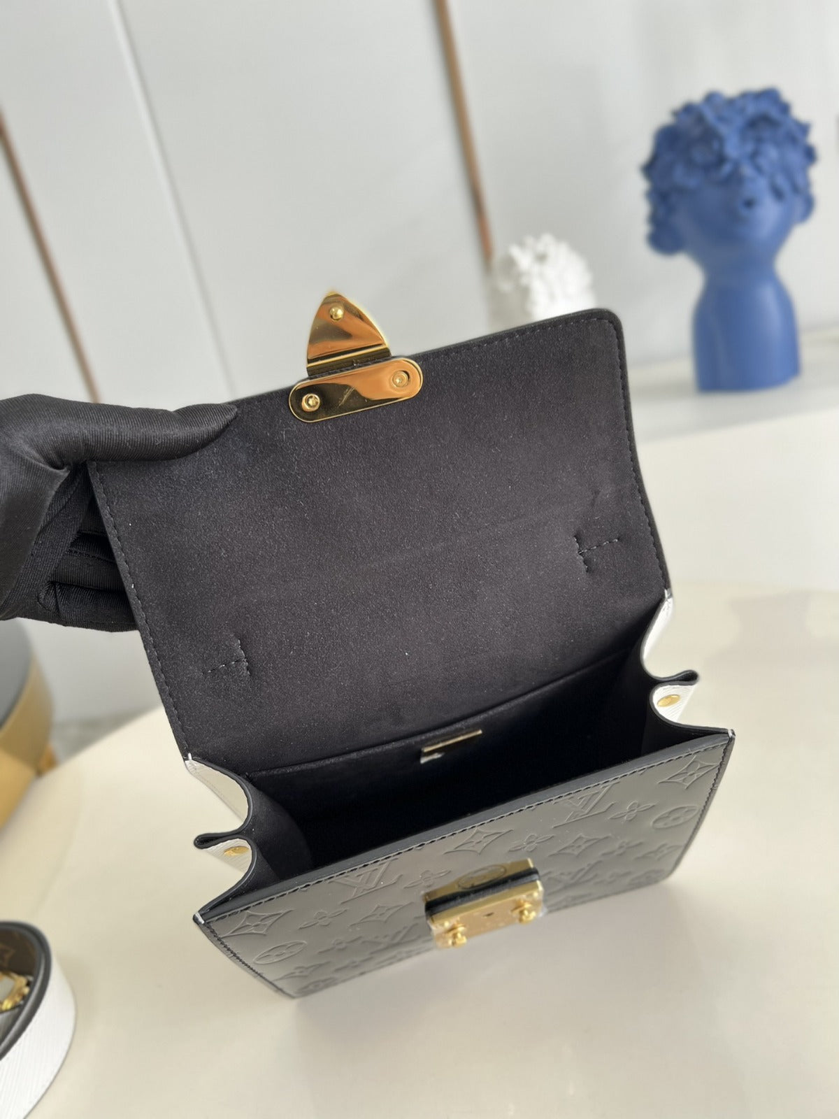 LOUIS VUITTON Noir Monogram Vernis Leather Spring Street NM Bag - Image 3