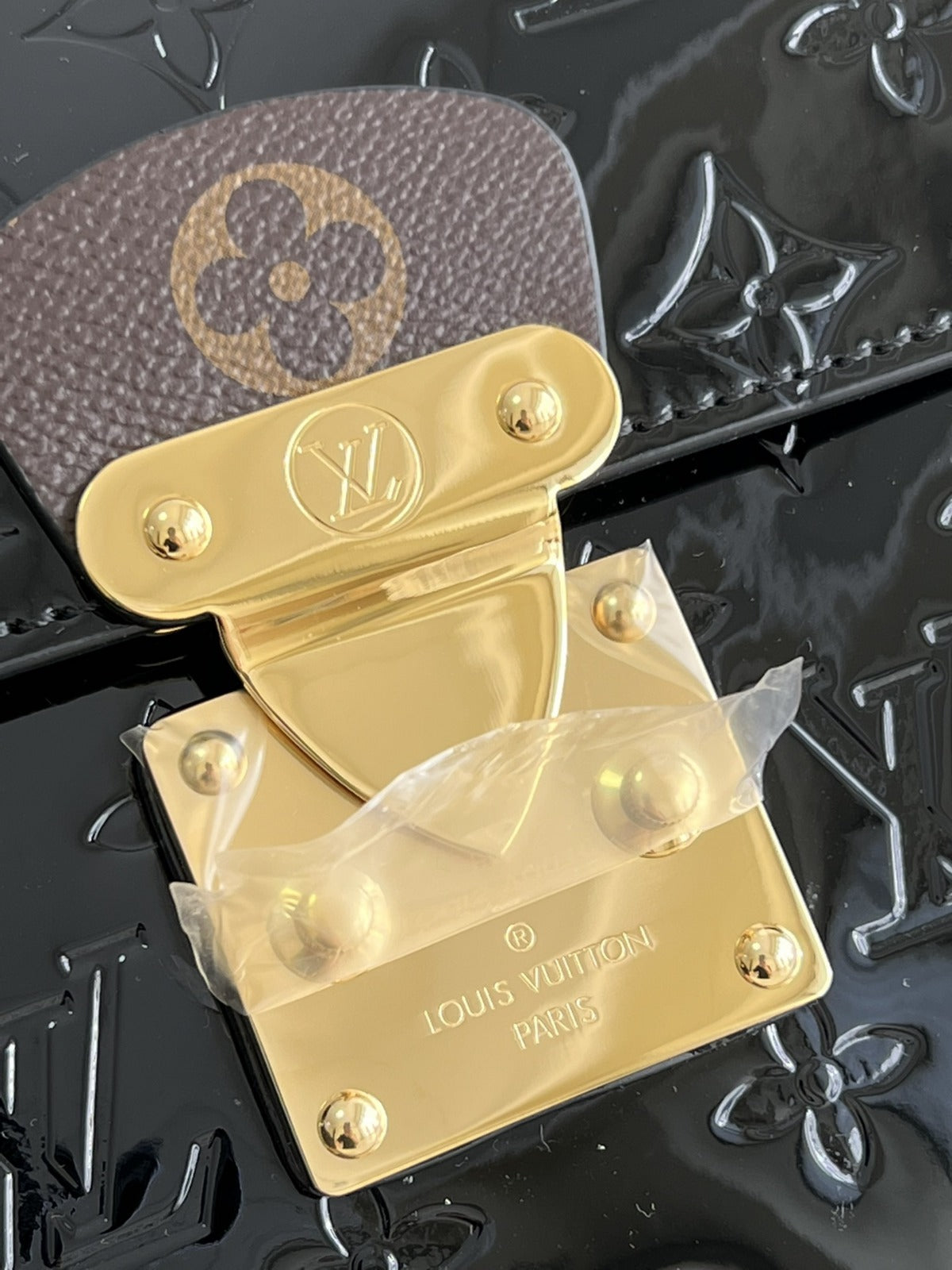 LOUIS VUITTON Noir Monogram Vernis Leather Spring Street NM Bag - Image 4