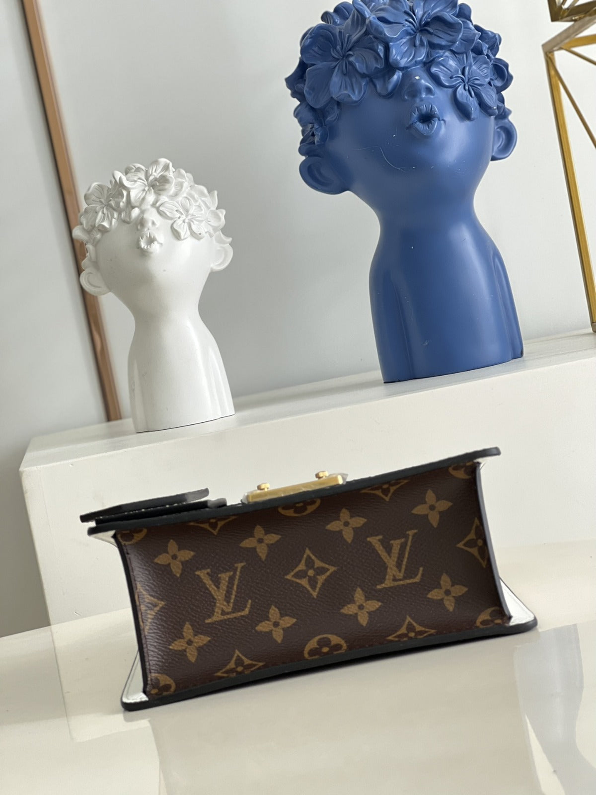 LOUIS VUITTON Noir Monogram Vernis Leather Spring Street NM Bag - Image 6