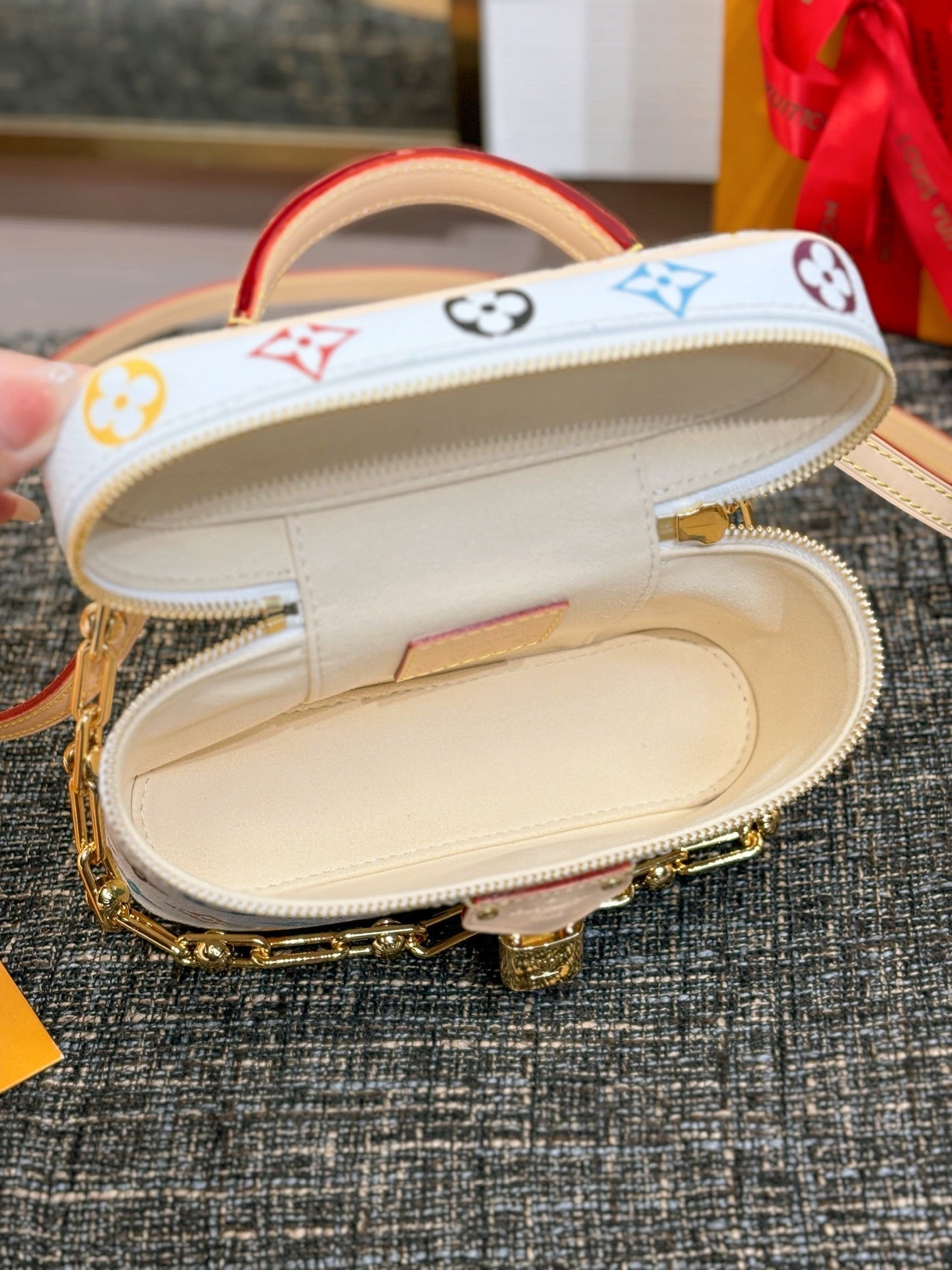 LV x TM Vanity Chain Pouch - Image 3