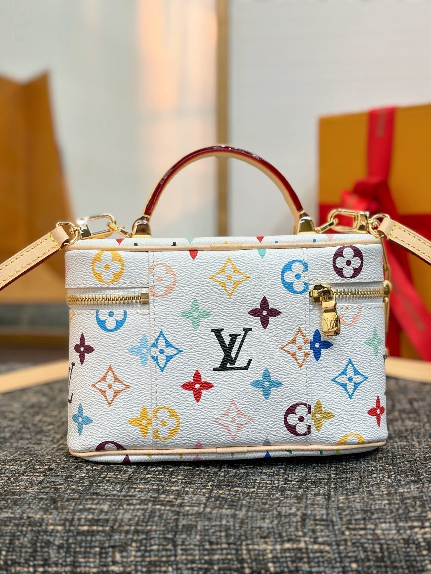 LV x TM Vanity Chain Pouch - Image 4