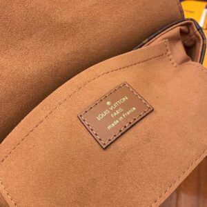 Louis Vuitton LOCKY BB Bag - Image 4