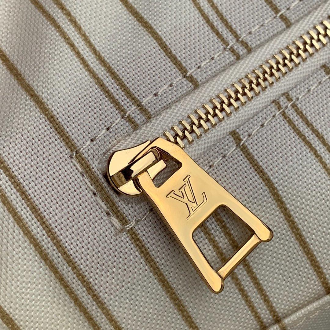 Louis Vuitton ON THE GO GM - Image 5