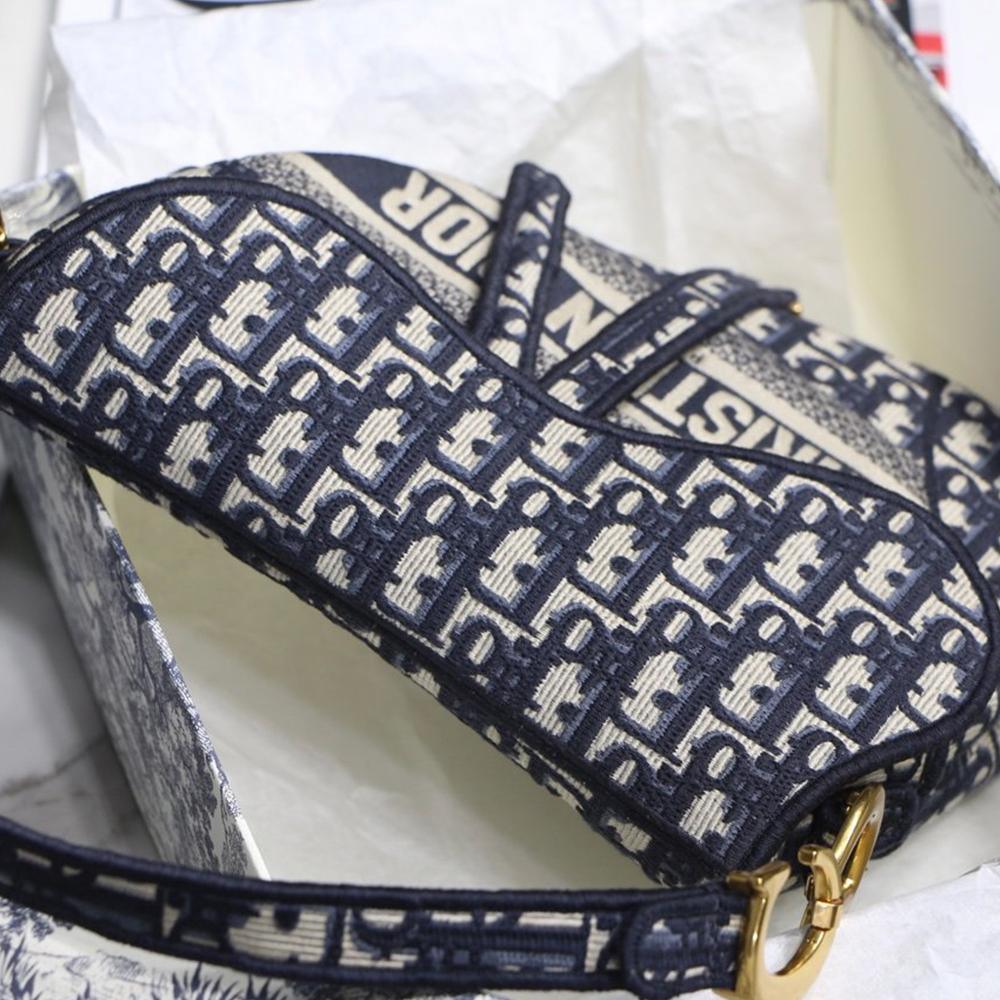 Dior Saddle Bag - Image 4