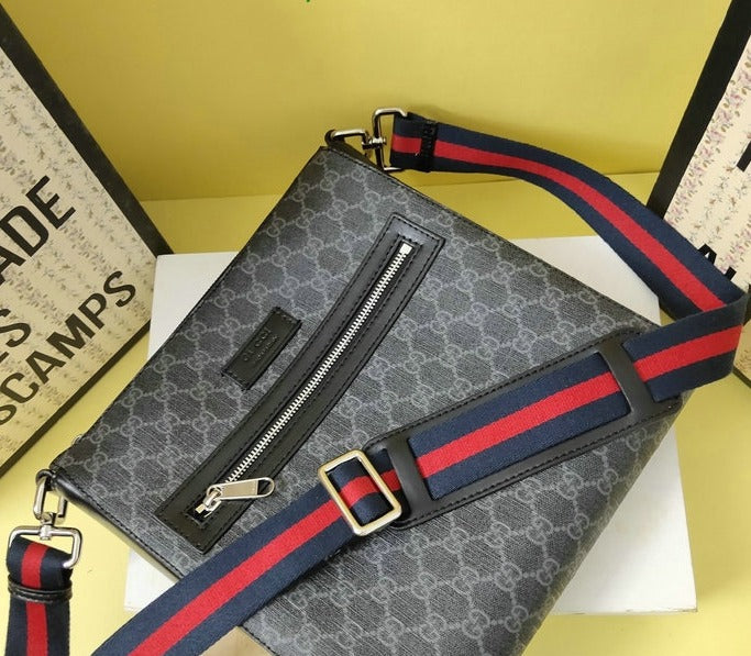 Gucci Black Messenger Bag - Image 6