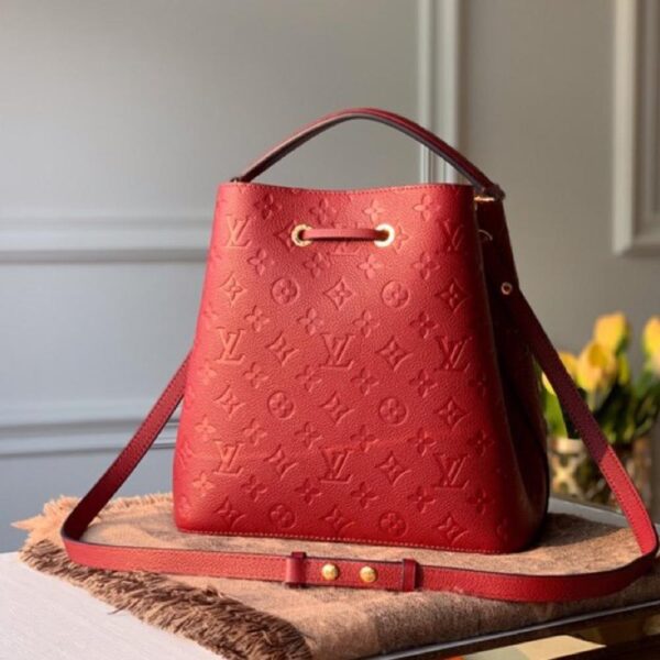 Louis Vuitton NÉONOÉ BB
