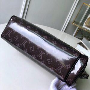 Louis Vuitton Monogram camera Bag - Image 7