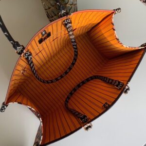 Louis Vuitton ON THE GO GM - Image 5