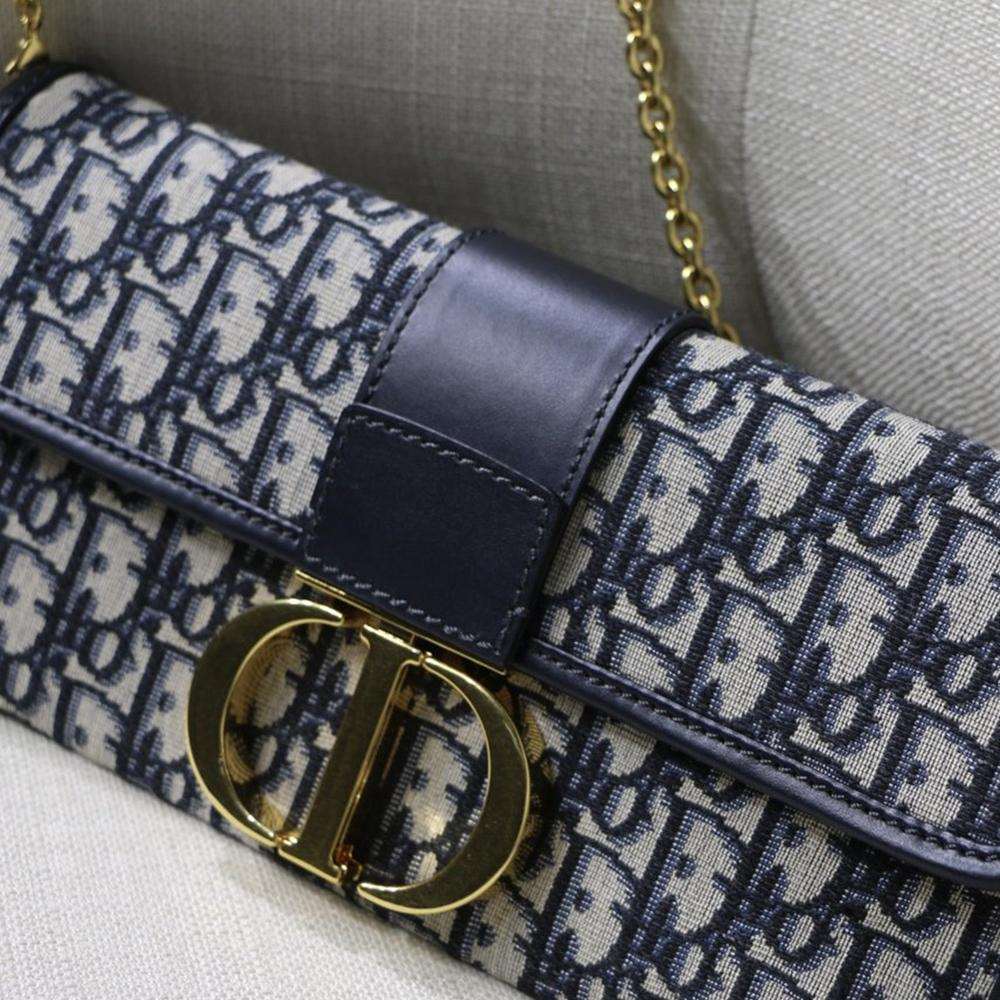 Dior 30 Montaigne Pouch - Image 2